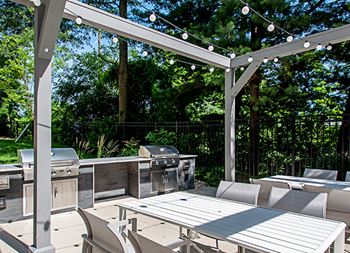 Outdoor Chef's Kitchen With Seating